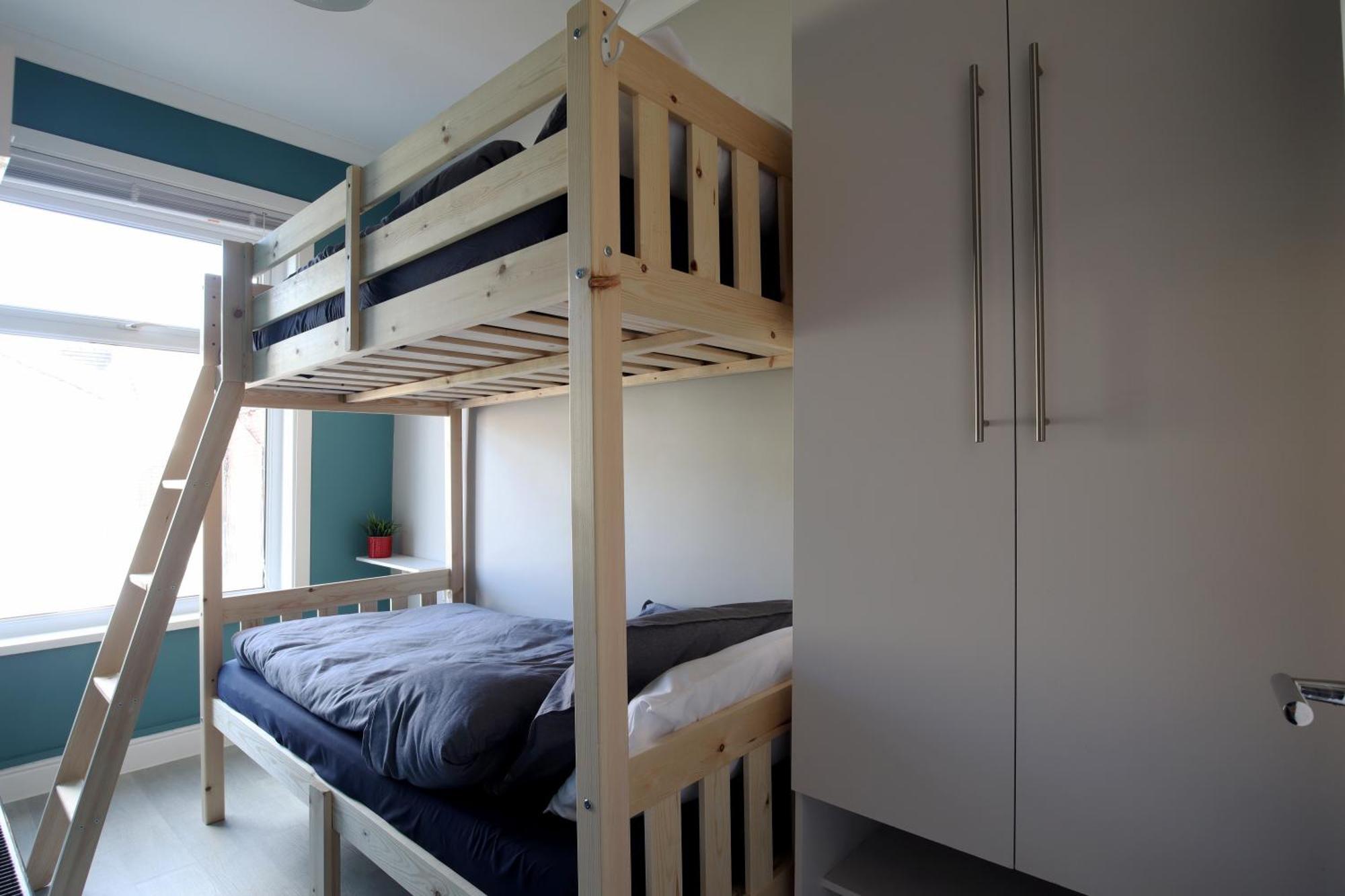 2-Bedroom, Free Parking, High Speed Wi-Fi, Swinton Manchester Ngoại thất bức ảnh